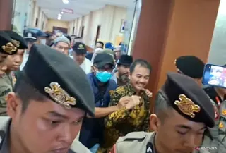 Penampakan Roy Suryo Saat Dibawa ke Polda Metro Jaya Usai Jalani Rawat Inap di RS Polri (Antara)