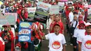 Masyarakat dari Presidium Rakyat Menggugat melakukan demo di depan Gedung MPR/DPR, Senayan, Jakarta, Jumat (23/3). Dalam aksinya mereka menuntut Penolakan UU No. 2/2018 tentang MD3 terkhusus pada pasal 73;122;245. (Liputan6.com/Johan Tallo)