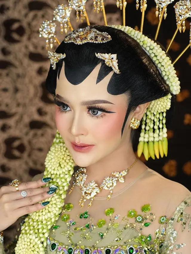 6 Potret Bella Bonita Dandan Bak Pengantin, Ramai Isu Segera Dinikahi Denny Caknan