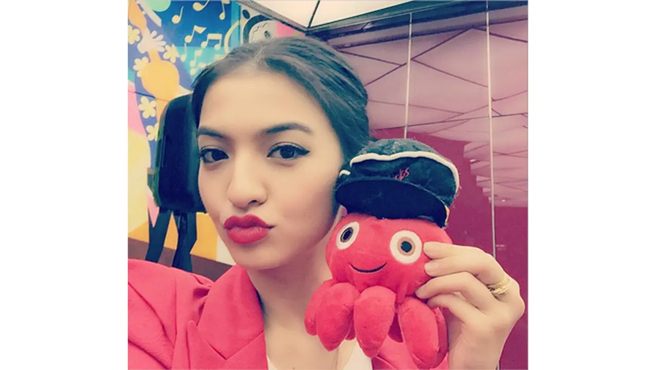 Raline Shah Duck Face