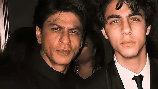 6 Momen Kedekatan Shah Rukh Khan dengan Anak Sulungnya, Bak Kakak Adik