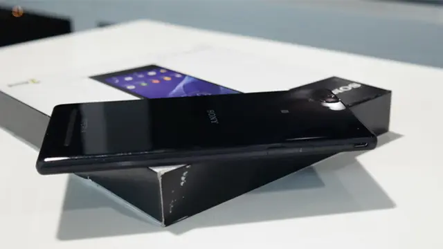 Unboxing Xperia T2 Ultra Dual, Yuk Lihat Dalamnya!