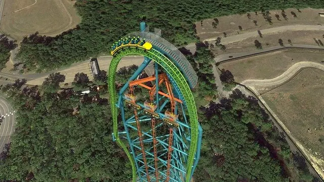 6 Roller Coaster Terpanjang di Dunia, Ada yang Kecepatannya 206 Km Per Jam