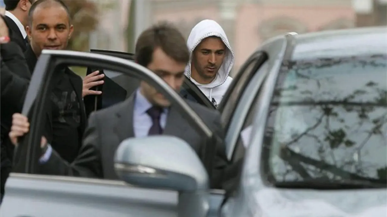 Benzema ditilang 2