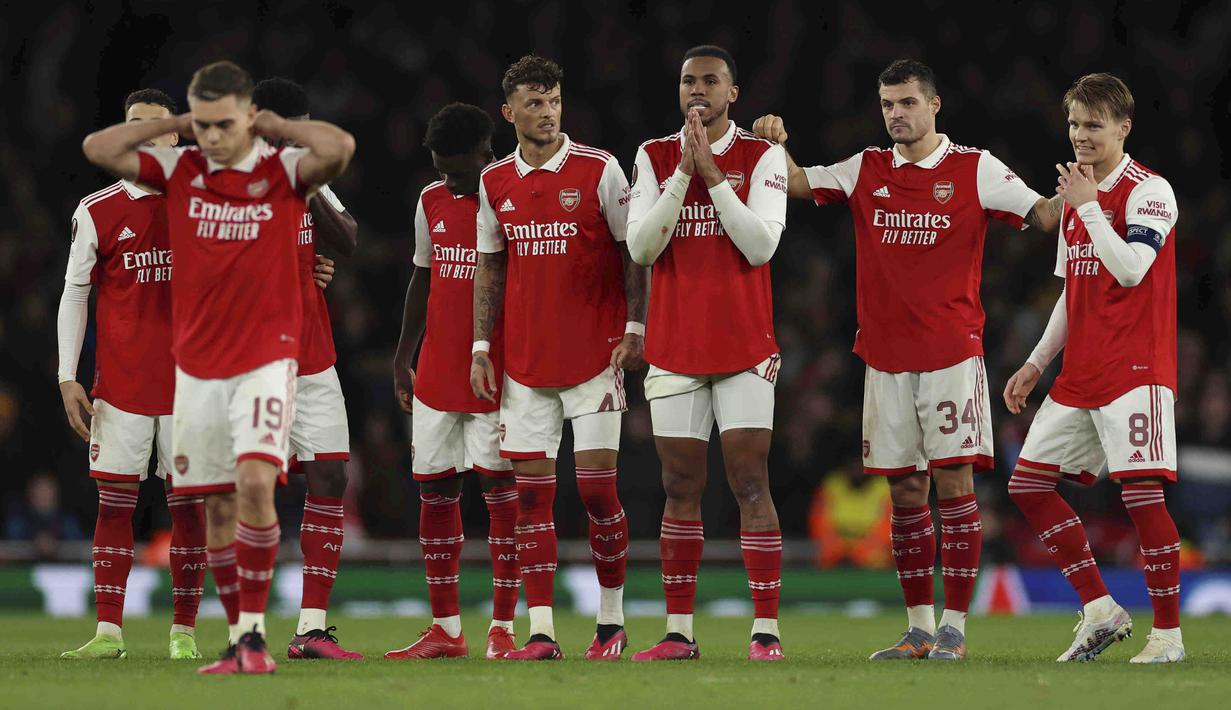 <p>Para pemain Arsenal saat adu penalti melawan Sporting CP pada pertandingan leg kedua babak 16 besar Liga Europa di tadion Emirates di London, Jumat 17 Maret 2023. Arsenal kalah dari Sporting CP lewat adu penalti.(AP Photo/Ian Walton)</p>