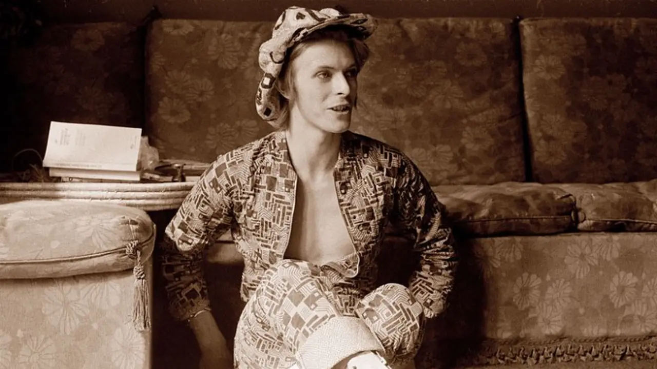 David Bowie Inspirasi Tren Aksesori dan Perhiasan