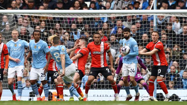 Foto: Striker hingga Bek Cetak Gol, Man City Hancurkan Luton Town untuk Kembali Puncaki Klasemen Liga Inggris
