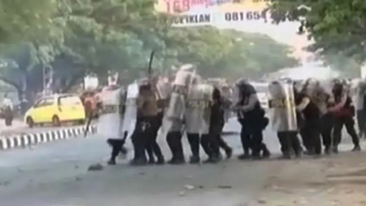 (Lip6 Malam) Ricuh-Demo