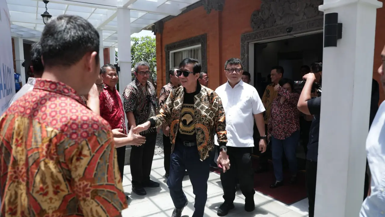 Menteri Hukum dan Hak Asasi Manusia (Menkumham) Yasonna Laoly meninjau kesiapan venue yang akan digunakan untuk kegiatan The 61st Asian – African Legal Consultative Organization (AALCO) Annual Session di Bali, Sabtu 14 Oktober 2023 (Istimewa)