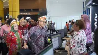 Menteri Pendayagunaan Aparatur Negara dan Reformasi Birokrasi (MenpanRB) Abdullah Azwar Anas meresmikan mal pelayanan publik pertama di Papua