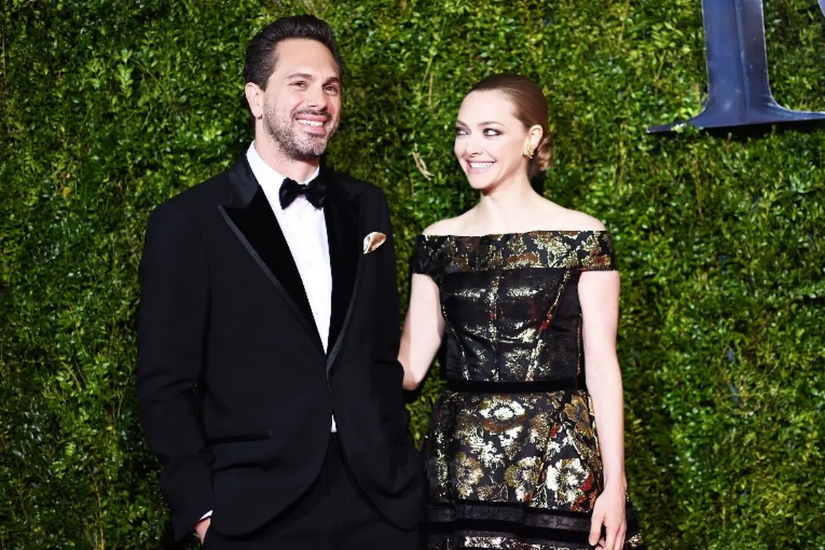 Amanda Seyfried dan kekasihnya Thomas Sadoski kawin lari. (Foto: AFP)