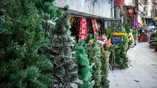Ornamen Natal Pasar Asemka