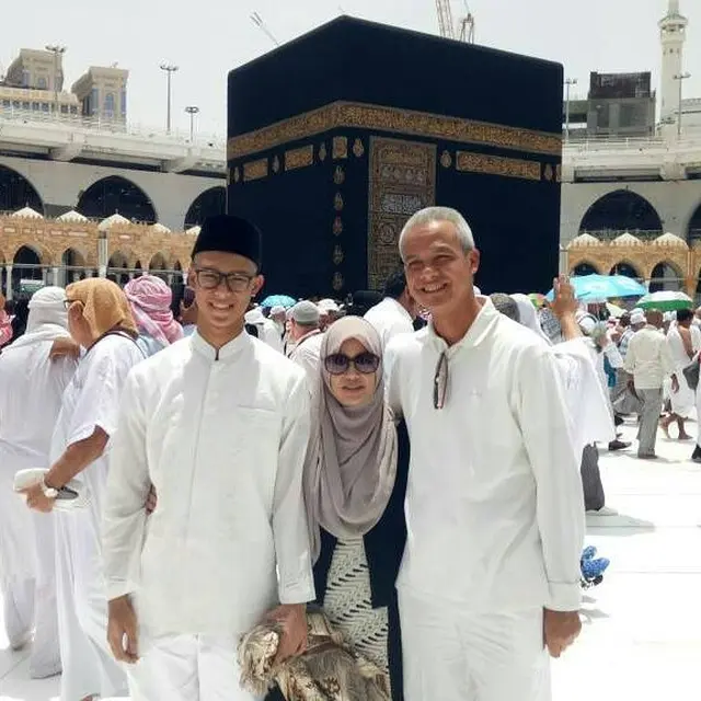 Alam Ganjar dan keluarga. (Foto: Dok. Twitter @alamganjar14)