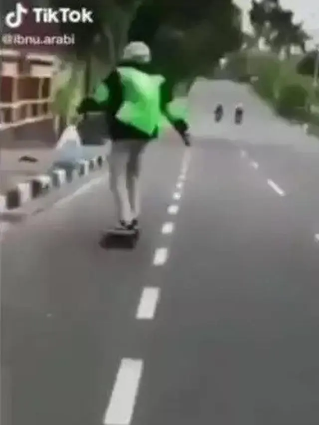 Kendaraan Driver Ojek Online Ini Nyeleneh Banget (TikTok/ibnu.arabi)