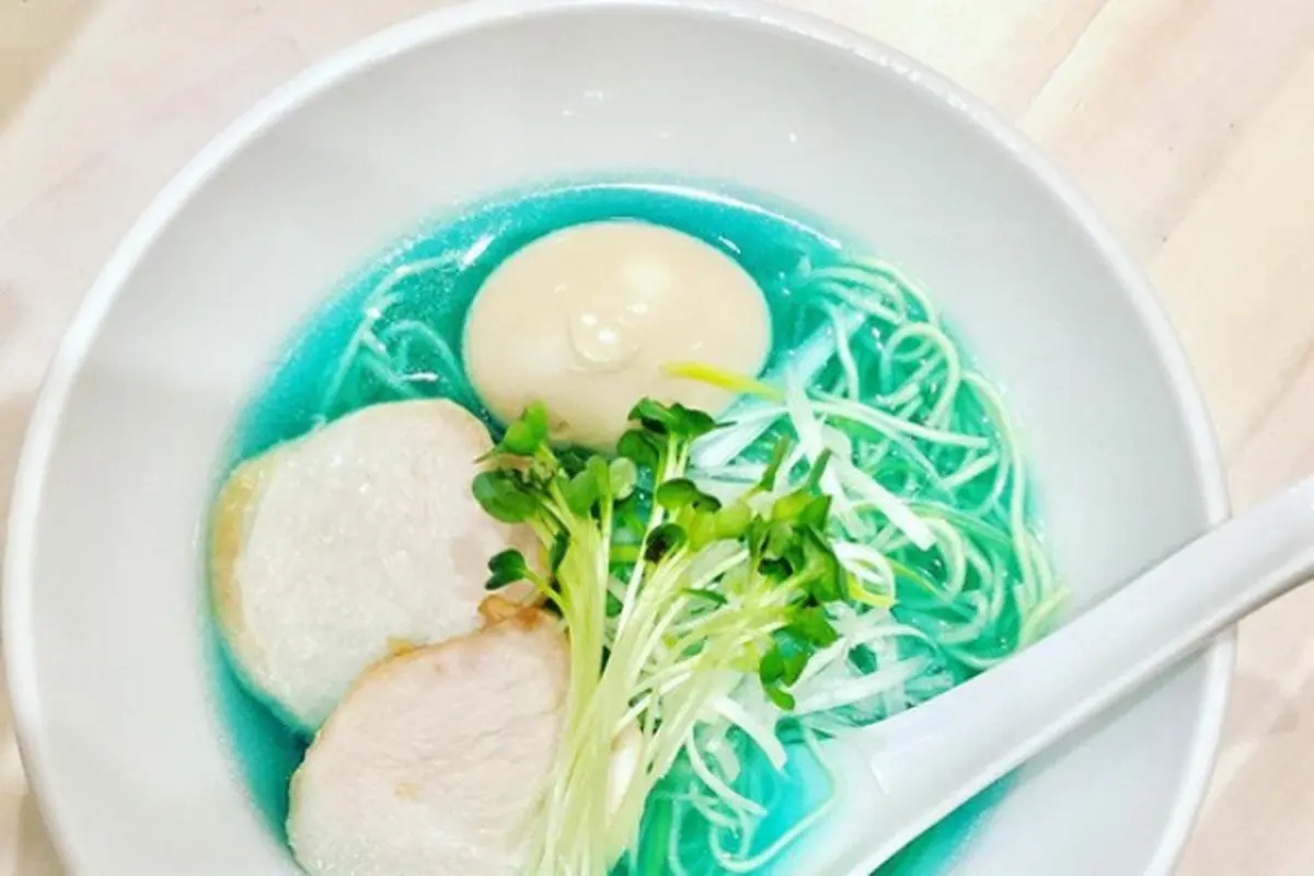 Ramen kuah biru