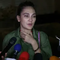 Tahlilan di Rumah Duka Julia Perez (Nurwahyunan/bintang.com)