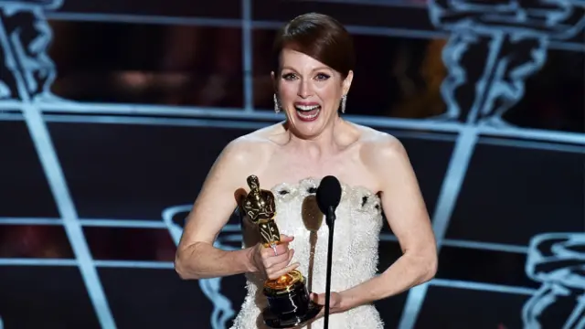 Julianne Moore meraih Oscar pertama setelah lima kali masuk nominasi