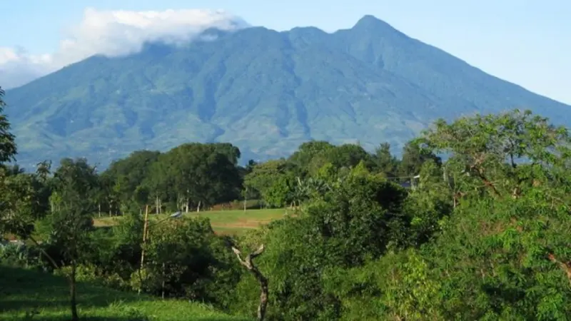 Sering Muncul Penampakan, Tujuh Gunung ini Dianggap Paling Angker di Indonesia