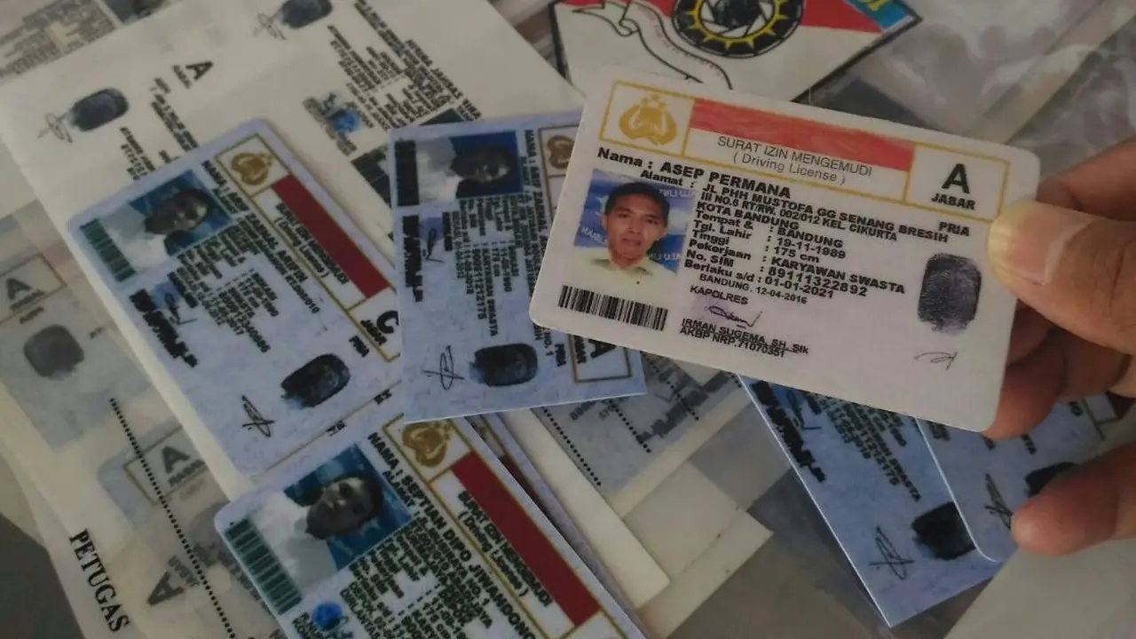 Polres Tasik Gerebek Tempat Pembuatan KTP dan SIM Palsu