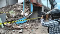 Lokasi meninggalnya Aep, pemulung yang tewas tertimpa bangunan dalam proses pengosongan bangunan proyek reaktivasi kereta api Garut, Jawa Barat. (Liputan6.com/Jayadi Supriadin)