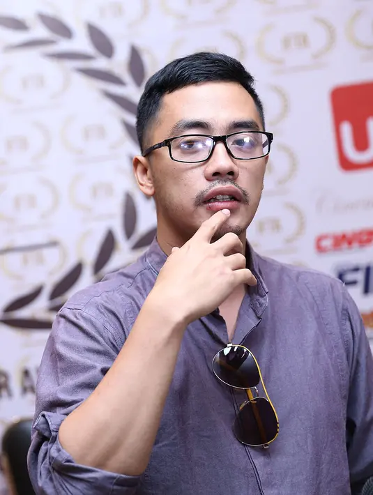 'Jujur setelah sukses bawain peran Mamet di AADC beberapa tahun silam, jadi kayak berasa karakternya memang melekat banget di gue,' kata Dennis. (Galih W. Satria/Bintang.com)