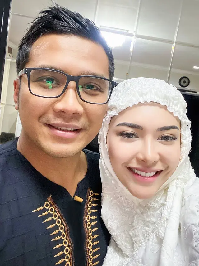7 Potret Rica Andriani Saat Pakai Hijab Ini Makin Menawan