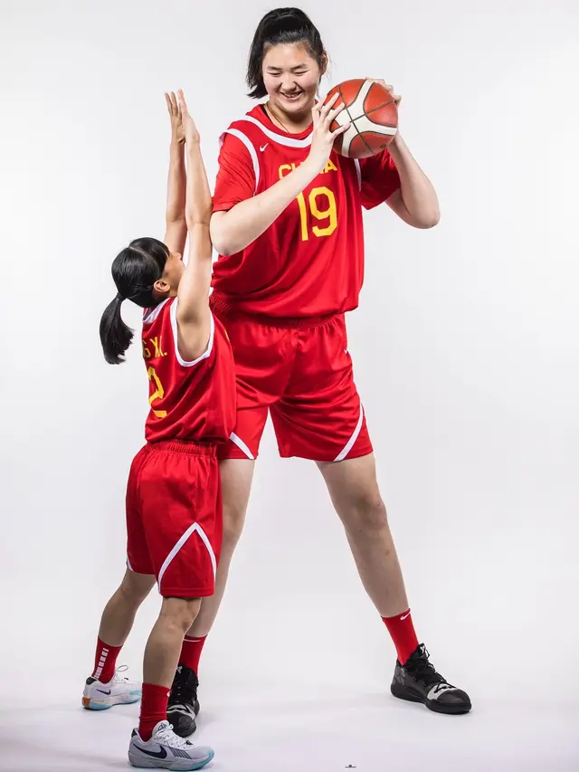 Fakta Tentang Zhang Ziyu, Pemain Basket Wanita Asal China Viral Karena Miliki Tinggi Badan Mencapai 220 Cm