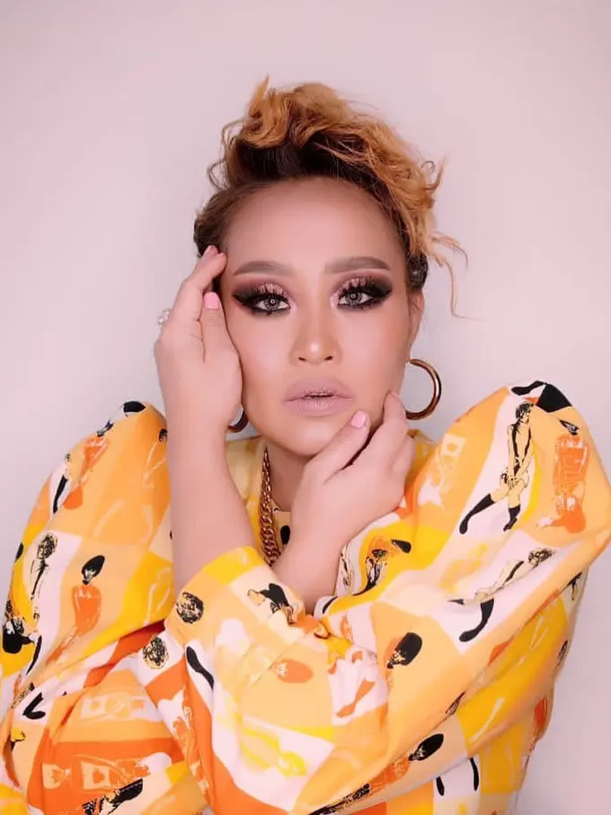 Pinkan Mambo dikabarkan jadi simpanan pria berinisial G