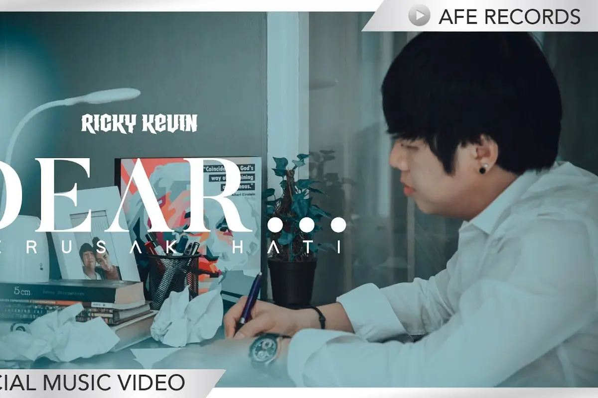 Video Klip Dear Perusak Hati oleh Ricky Kevin