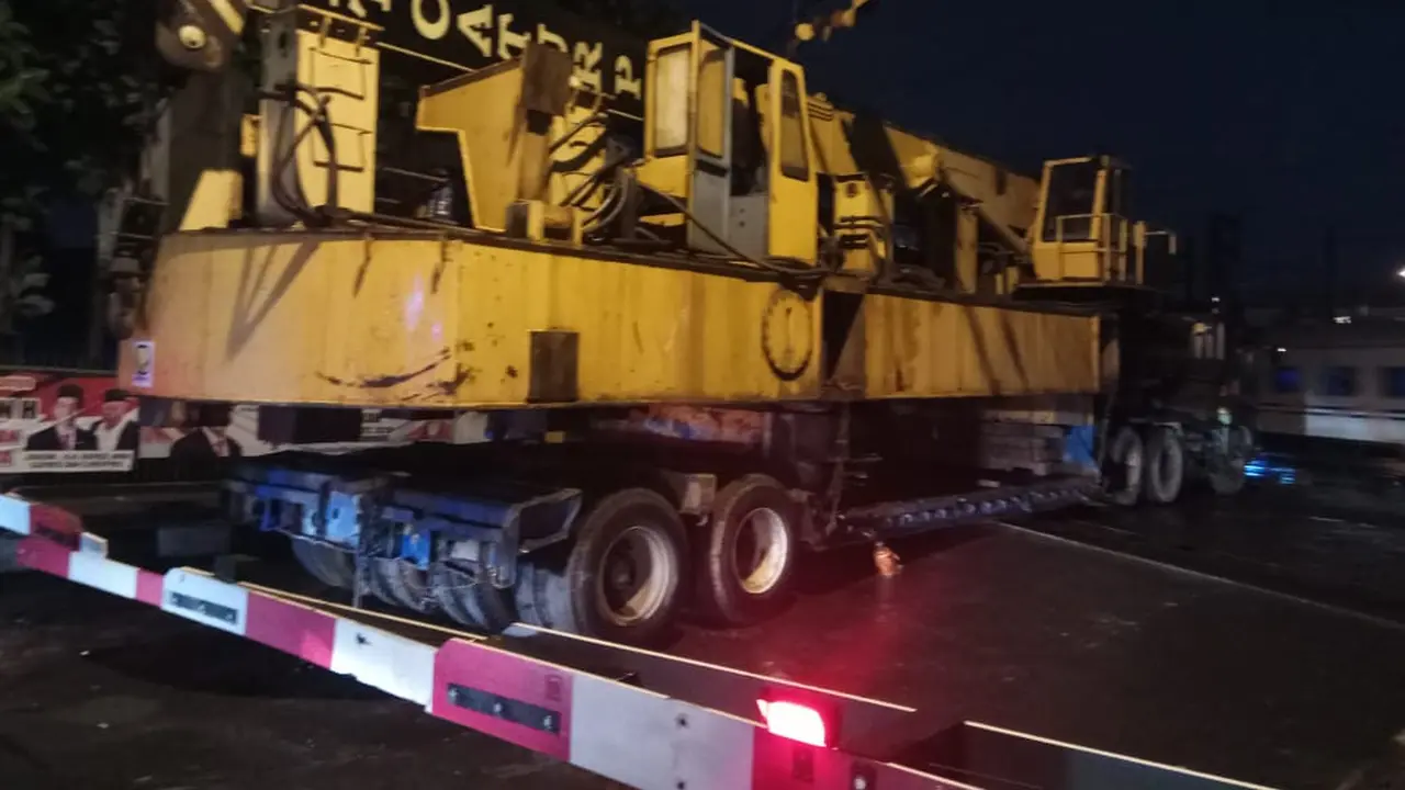 Truk Mogok Diperlintasan Kereta, KRL Jakarta Kota-Cikarang Hanya Sampai Bekasi (Foto: Humas PT KAI)