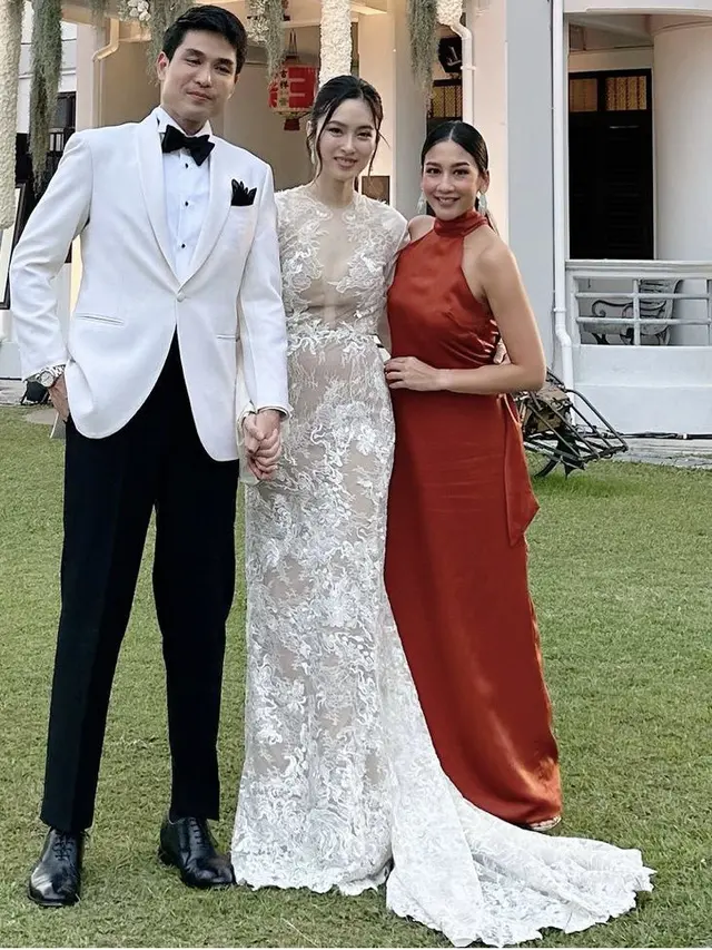 Nong Poy saat Resepsi Pernikahan