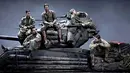 Wardaddy dan krunya harus menerima kenyataan bahwa selain mereka kalah jumlah mereka juga kalah dalam persenjataan. (Sony Pictures/wwn)