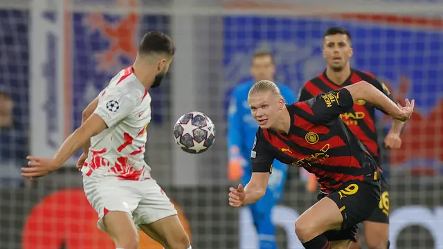 Foto: Bek Terbaik Piala Dunia 2022 Cetak Gol dan Bikin Haaland Tak Berkutik di Liga Champions