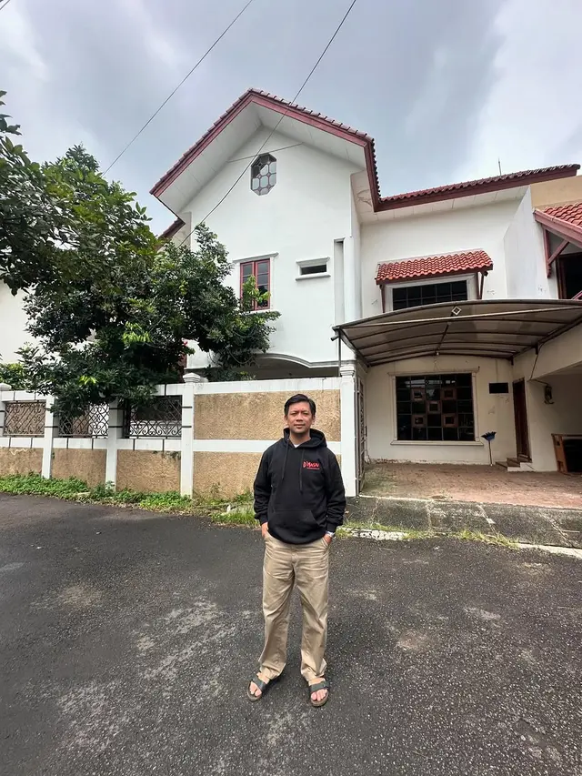 5 Potret Rumah Baru Rian D'Masiv Berkonsep Minimalis dan Miliki Sentuhan Kayu (credit: instagram/rianekkypradipta).