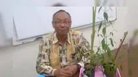 Prof Bambang Pontjo Priosoeryanto berhasil mengembangkan ramuan herbal, yang mampu menangkal virus Avian Infuenza (AI) atau Flu Burung (Liputan6.com/Achmad Sudarno)