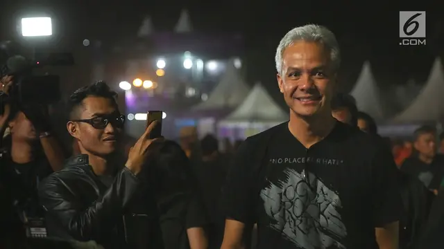 Gaya Ganjar Pranowo Nonton Megadeth di Jogjarockarta 2018