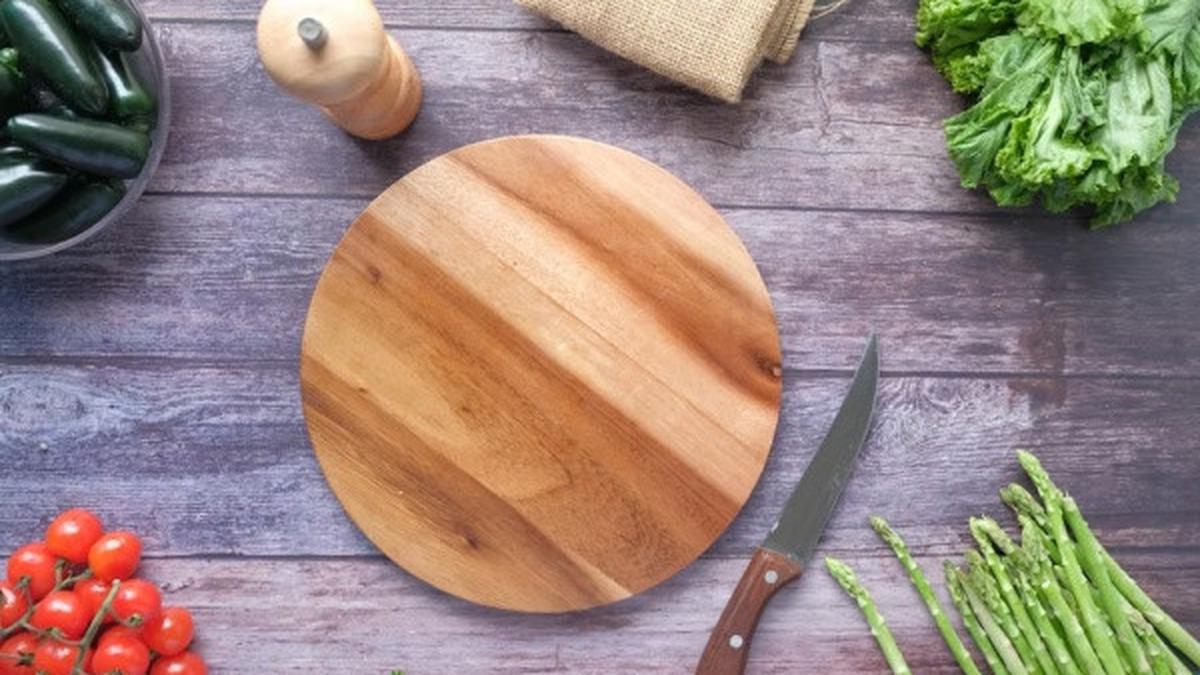 7 Tips Bersihkan Talenan Lengket dan Berbau Tanpa Direndam Lama, Higienis Terus