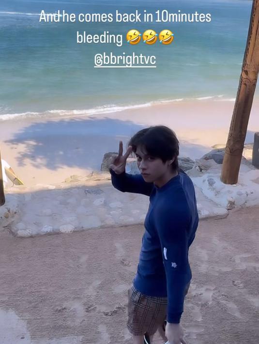 Bahkan, Bright Vachirawit juga belajar berkuda saat di Nihi. Tak hanya itu saja, pesona Bright saat di Sumba juga banjir pujian netizen. (Liputan6.com/IG/@theycalleme.jake)