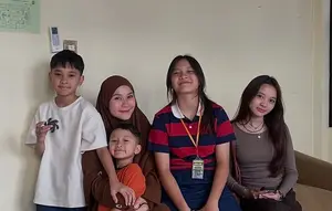 Anak Zaskia Adya Mecca Sekolah dari Rumah Imbas Abu Vulkanik Anak Krakatau