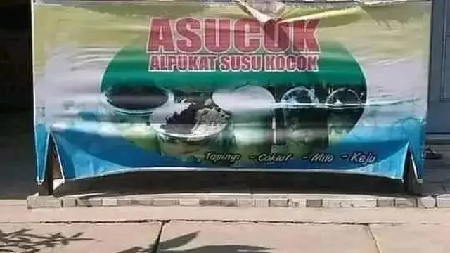 9 Singkatan Tulisan Nyeleneh di Tempat Jualan Es Ini Bikin Geleng Kepala