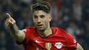 Selebrasi gelandang RB Leipzig, Dominik Szoboszlai setelah mencetak gol ke gawang Eintracht Frankfurt pada laga final DFB Pokal 2022/2023 di Berlin, Jerman (3/6/2023). Dominik Szoboszlai didatangkan Liverpool dari RB Leipzig jelang musim 2023/2024 berputar dengan nilai transfer 70 juta euro atau setara Rp1,1 triliun dengan durasi kontrak selama 5 tahun hingga 30 Juni 2028. (AFP/Odd Andersen)