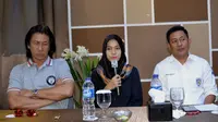 Ismeiti Riska, Guru SD di Bengkulu yang sempat menjadi perhatian publik lewat curhatan di media sosial akhirnya berdamai dengan para anggota klub motor Bengkulu (Liputan6.com/Yuliardi Hardjo)
