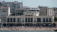Suasana Casino Municipal tempat pertemuan G7 di Biarritz, Prancis barat daya (21/8/2019). KTT tahunan negara-negara Kelompok Tujuh (G7) ke-45 yang akan berlangsung dari 24 hingga 26 Agustus 2019. (AFP Photo/Iroz Gaizka)