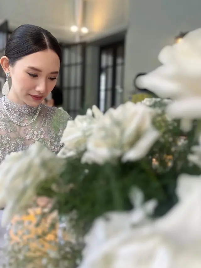 Rio Haryanto Tunangan dengan Athina Keponakan Sandiaga Uno. [@ayushita]