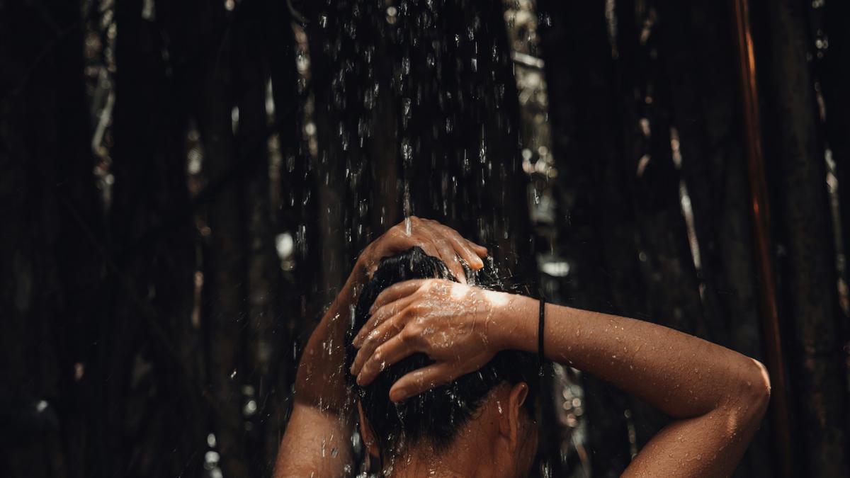 Tren Mandi Gelap, Diklaim Ampuh Tenangkan Otak dan Bantu Tidur Nyenyak