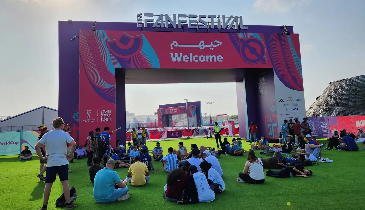 Fan Festival di Al Bidda Park, Doha dibuka sehari jelang pembukaan Piala Dunia 2022 Qatar yang akan digelar di Stadion Al Bayt, Al Khor, Minggu (20/22/2022) yang mempertemukan tuan rumah Qatar menghadapi Ekuador di Grup A. (Dok. SCM)
