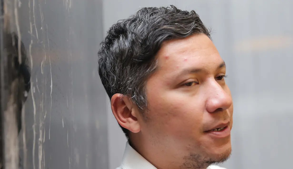 "Saya ambil contoh simple nya ya. Gubernur Jakarta yang bisa menertibkan pemukiman liat pinggir kali cuma beliau. Penertiban Tanah Abang, pergerakan team orange mengatasi banjir," imbuh Gading.  (Andy Masela/Bintang.com)