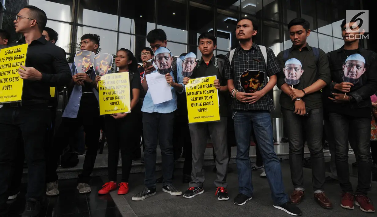 Wadah Pegawai (WP) KPK saat memperingati 500 hari penyerangan terhadap Novel Baswedan di depan Gedung KPK, Jakarta, Kamis (1/11). Polda Metro Jaya yang bertugas menguak pelaku dan dalang penyerangan, belum mampu mengungkap. (Merdeka.com/Dwi Narwoko)