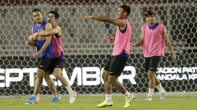 FOTO: Canda Tawa Warnai Latihan Malaysia Jelang Hadapi Timnas Indonesia