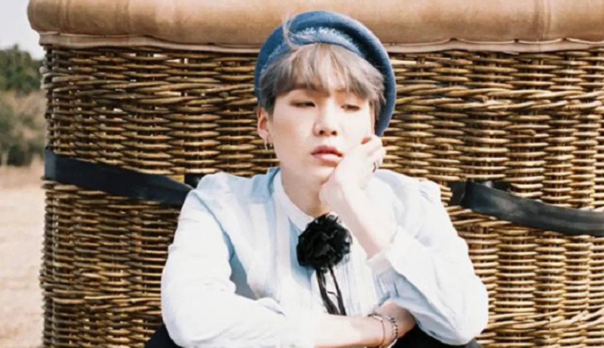 "Tak seperti di BBMA, aku menangis di kamar mandi setelah kami tampil di AMA. Aku tak menangis karena berhasil tapi karena aku ketakutan," tuturnya. (Foto: Soompi.com)